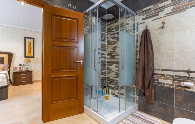 Herverkoop - Detached Villa - Los Montesinos - La herrada