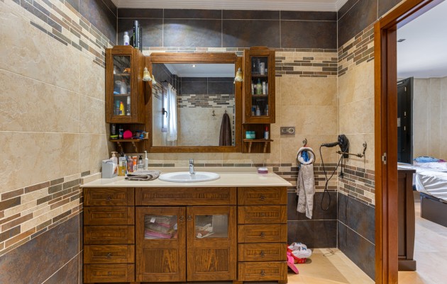 Herverkoop - Detached Villa - Los Montesinos - La herrada