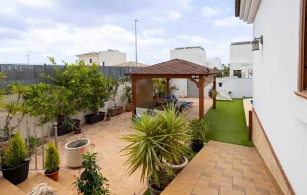 Herverkoop - Detached Villa - Los Montesinos - La herrada