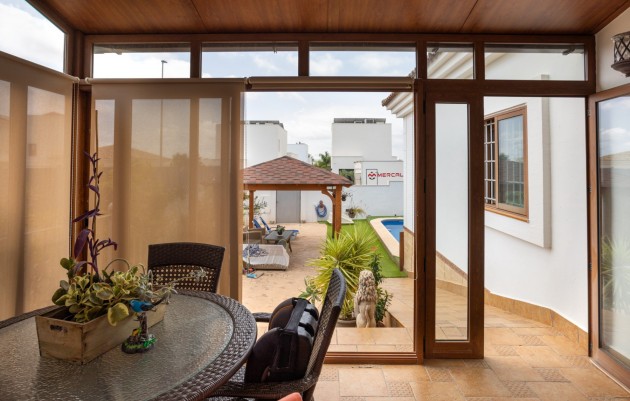 Herverkoop - Detached Villa - Los Montesinos - La herrada