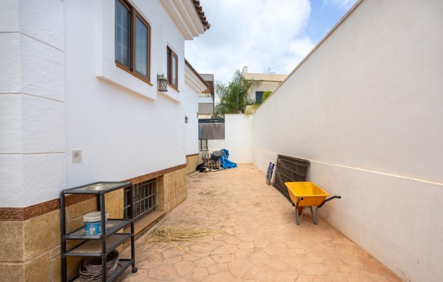 Herverkoop - Detached Villa - Los Montesinos - La herrada