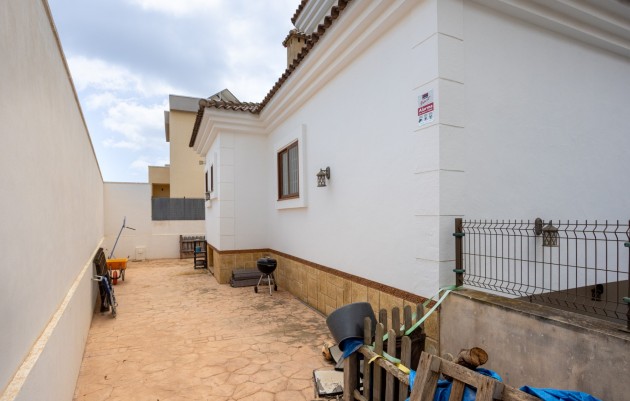 Herverkoop - Detached Villa - Los Montesinos - La herrada