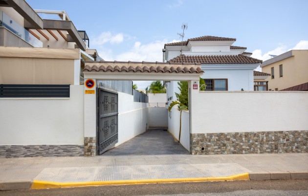 Herverkoop - Detached Villa - Los Montesinos - La herrada
