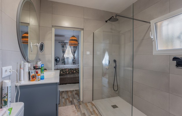 Venta - Country Property/Finca - Albatera