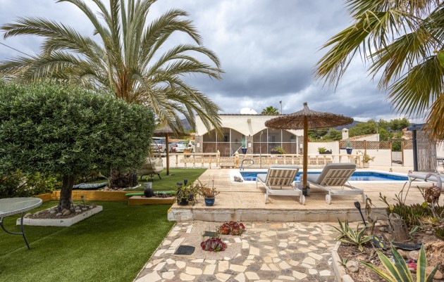 Venta - Country Property/Finca - Albatera