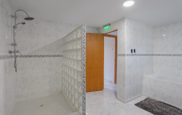 Venta - Country Property/Finca - Albatera