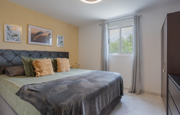 Venta - Country Property/Finca - Albatera