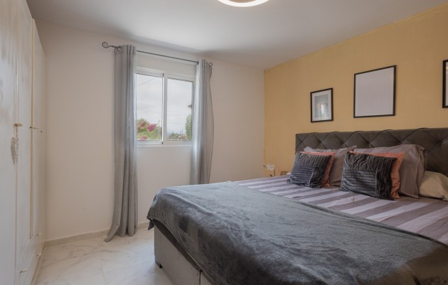 Venta - Country Property/Finca - Albatera