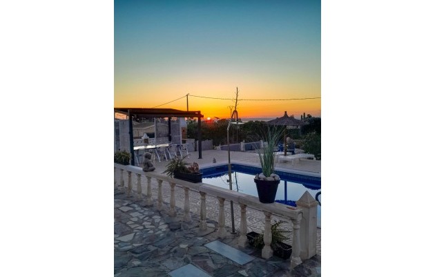Venta - Country Property/Finca - Albatera