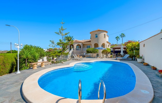 Resale - Villa - Almoradí