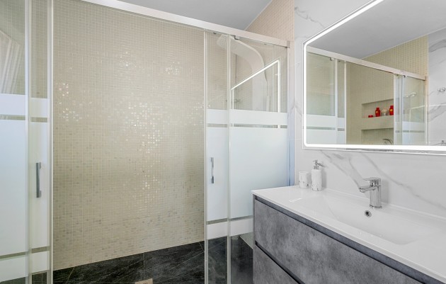 Resale - Villa - Almoradí