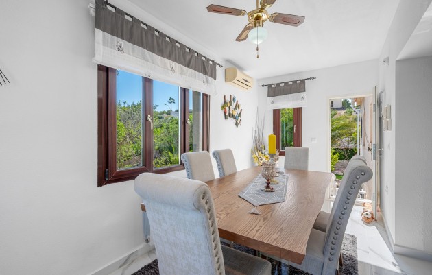 Resale - Villa - Almoradí