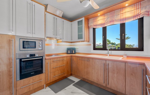 Resale - Villa - Almoradí