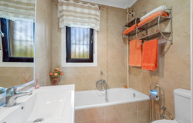 Resale - Villa - Almoradí