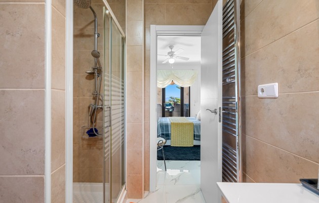 Resale - Villa - Almoradí