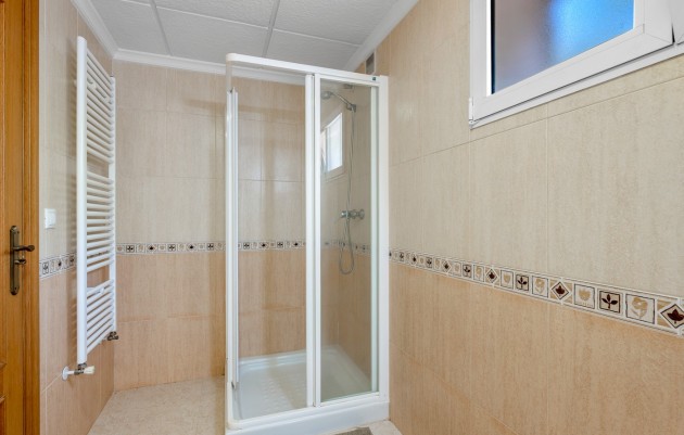 Resale - Villa - Almoradí