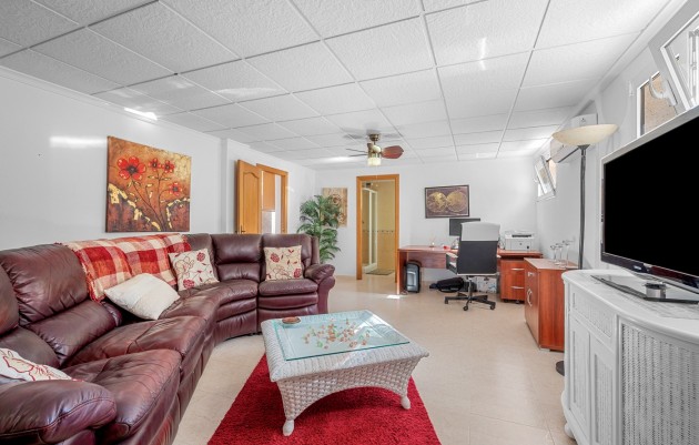 Resale - Villa - Almoradí