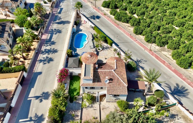 Resale - Villa - Almoradí