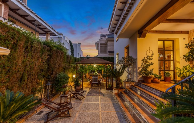 Resale - Villa - Torrevieja - La veleta