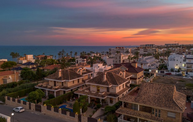 Resale - Villa - Torrevieja - La veleta