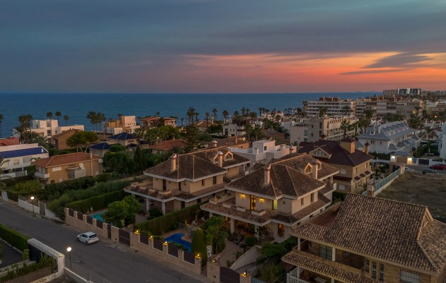 Resale - Villa - Torrevieja - La veleta