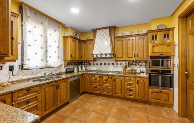 Resale - Villa - Torrevieja - La veleta