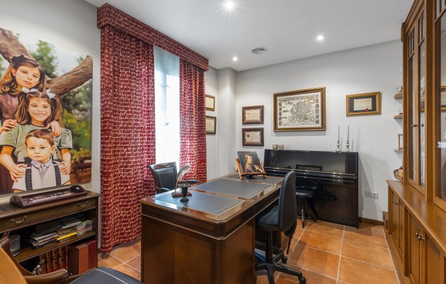 Resale - Villa - Torrevieja - La veleta