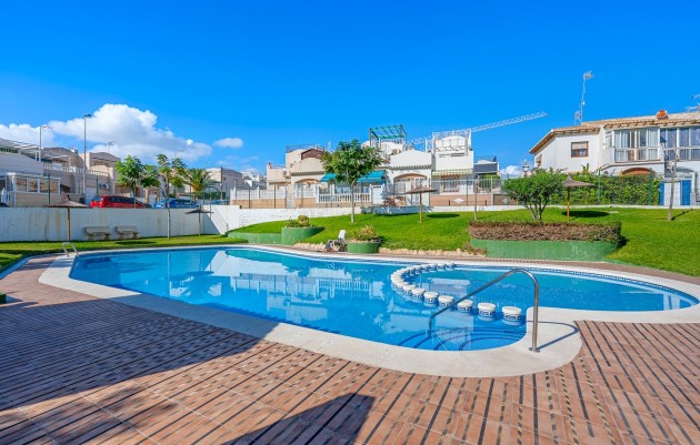 Herverkoop - 4. House - Detached Villa - Torrevieja - Lago Jardín II