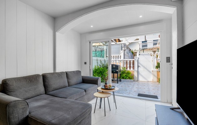 Herverkoop - 4. House - Detached Villa - Torrevieja - Lago Jardín II