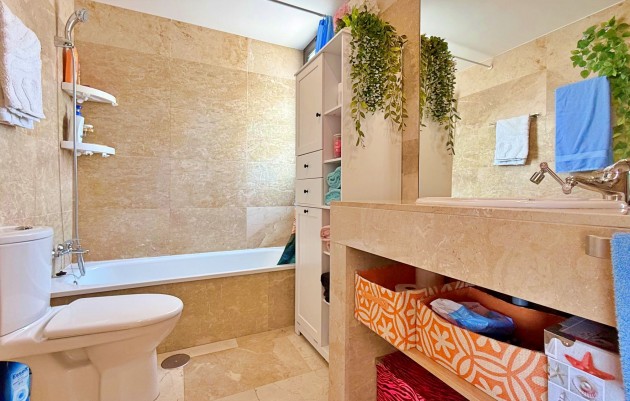 Resale - Apartment - Orihuela Costa - Campoamor