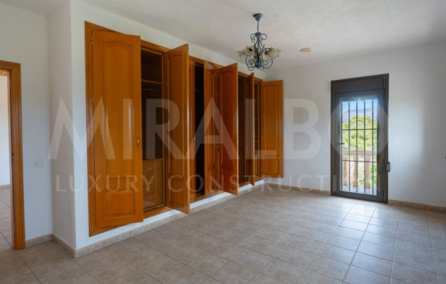 Herverkoop - Farm - Benitachell / El Poble Nou de Benitatxell - Centro